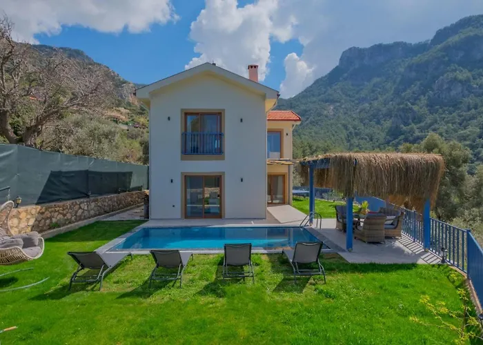 Hira Faralya Βίλα